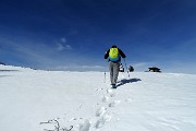 22 Saliamo sulla facile cresta panoramica sul lago